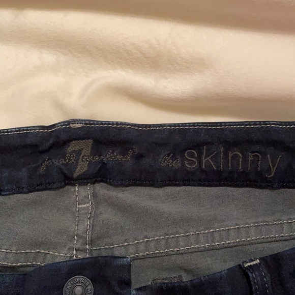 7 for All Mankind. The Skinny Size 28. Like New! - Picture 3 of 5